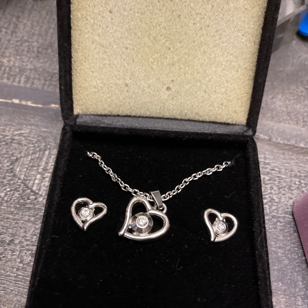 3 piece heart jewelry ( costume jewelry)
